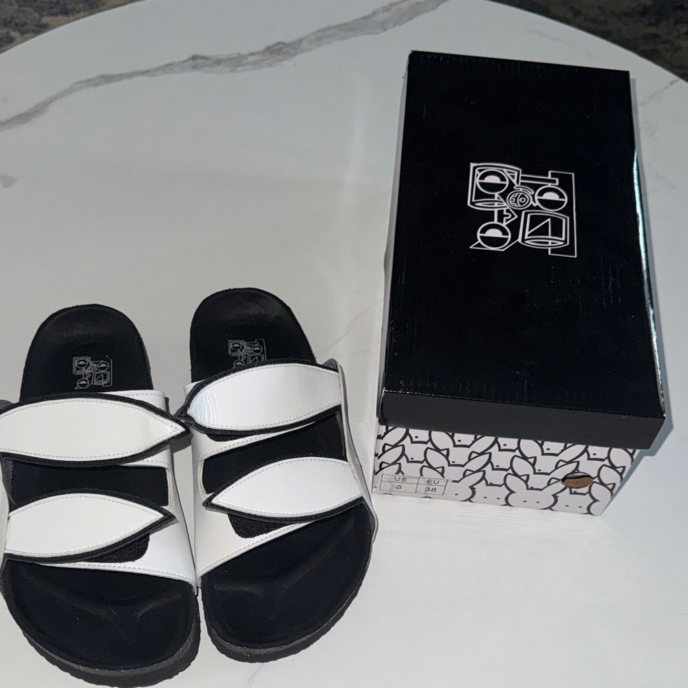 Kodone white Rabbit slides